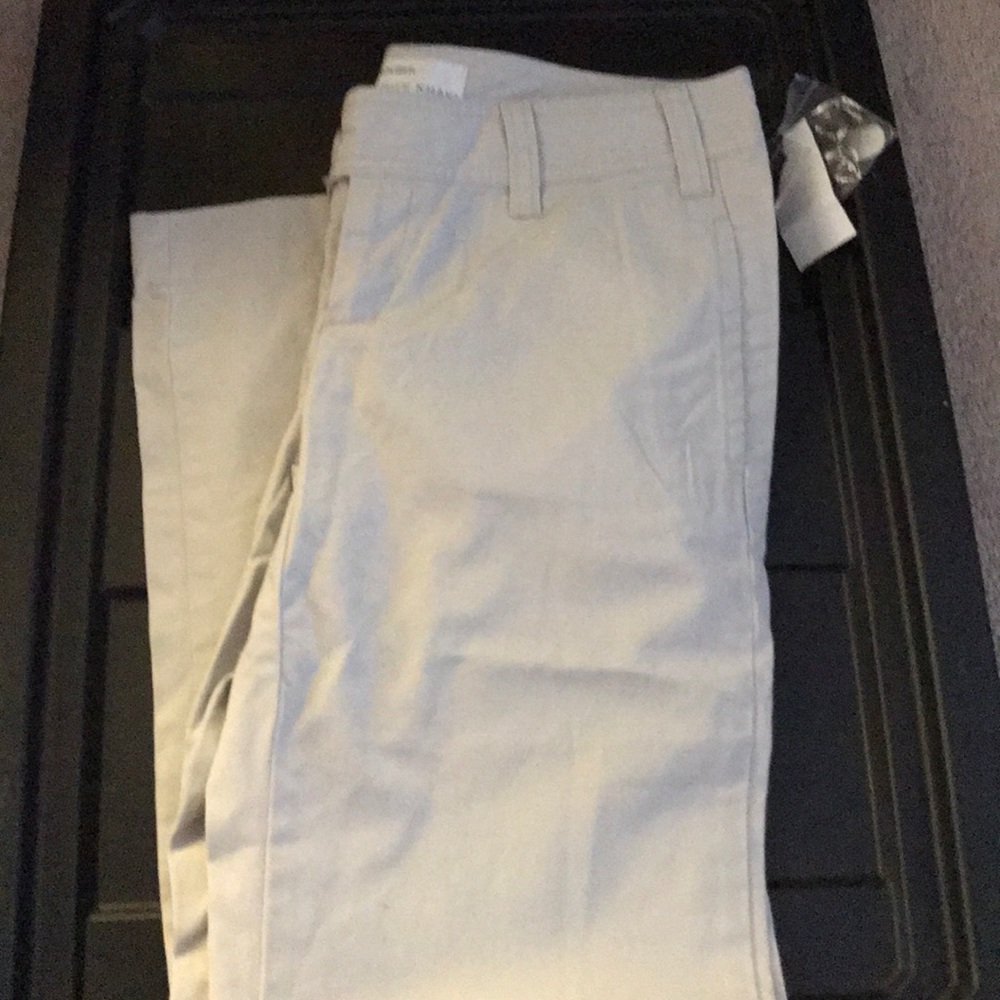 New with tags. Gap Khaki trouser pants.